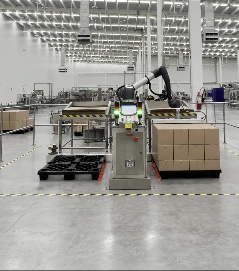 AAA20 CP-66 palletizer running on a U.S. manufacturing line.